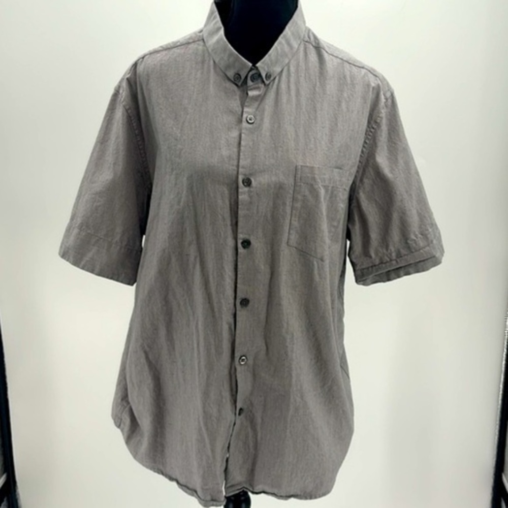 UEC Mossimo gray short sleeve button down men’s shirt XL